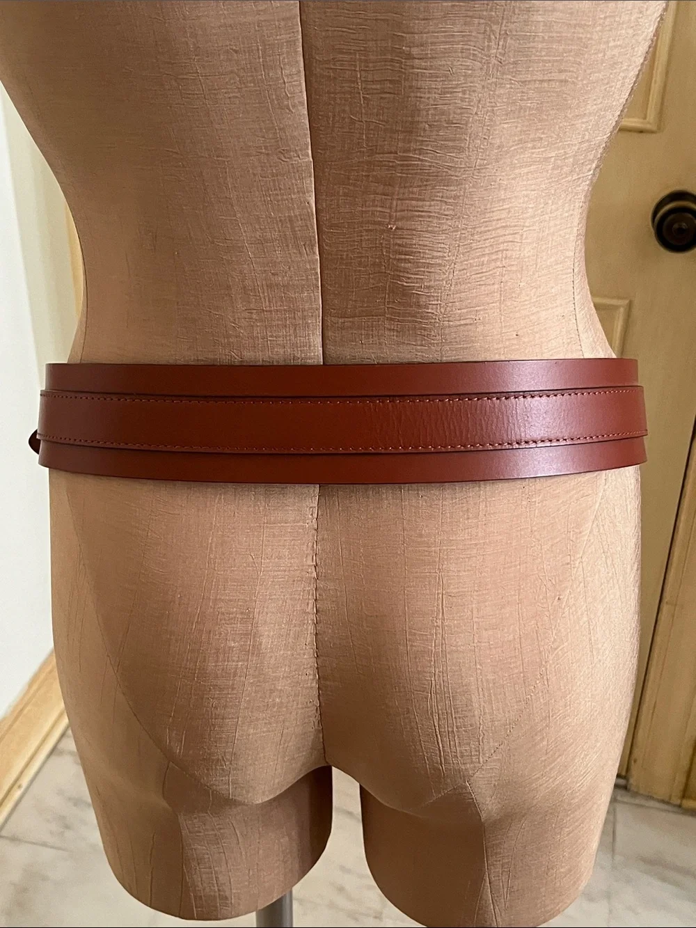 J. CREW Classic Lagenlook Career Cognac Brown Leather Belt w/ Gold Buckle SZ M/L